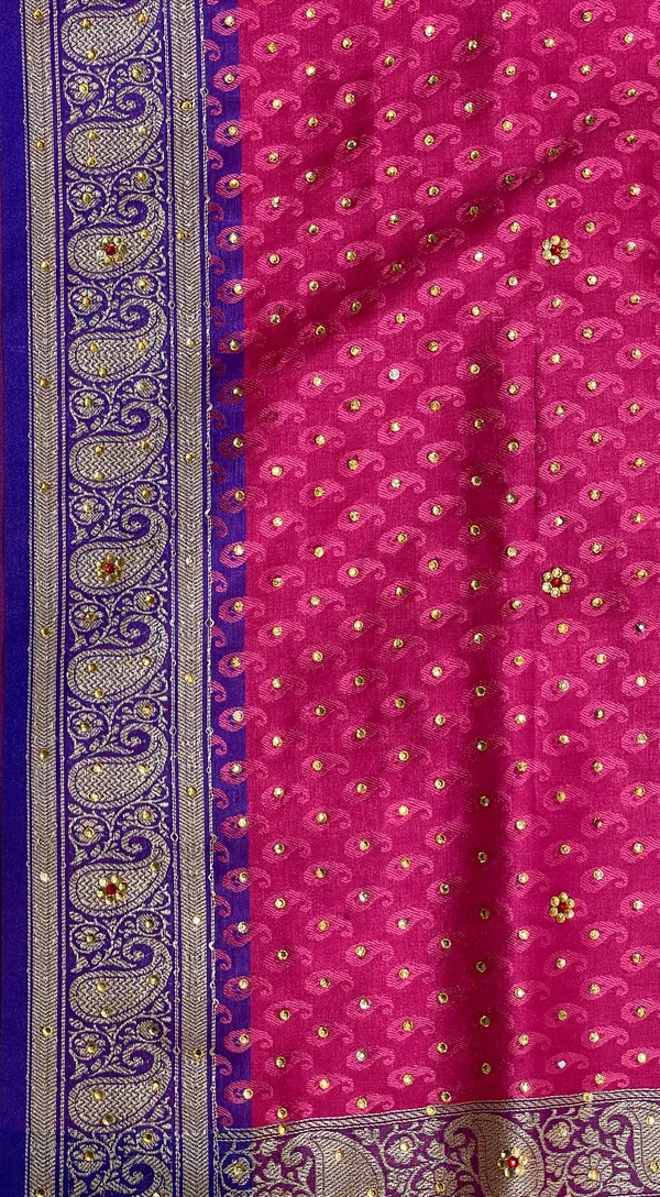 Humairah_Presents_Pink_Tanchoi_Silk_Low_Stone_Work_with_Contrast_Purple_Pallu_Zari_Border_and_Purple_Blouse