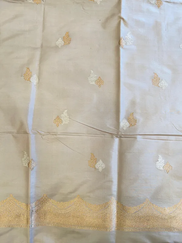 Pure_Handloom_Beige_Katan_Silk_Silver_Zari_Booti_Kadhwa_Banarasi_3_pcs_Suit_Set_14000PR_KS5