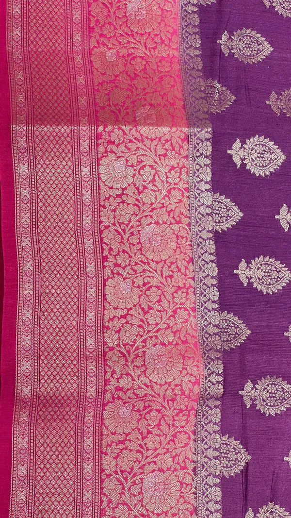 Humairah_Pure_Handloom_Purple_Munga_Silk_Floral_Copper_Zari_Booti_with_Contrast_Magenta_Floral_Jaal_Pallu_Skirt_Zari_Border_with_Magenta_Blouse