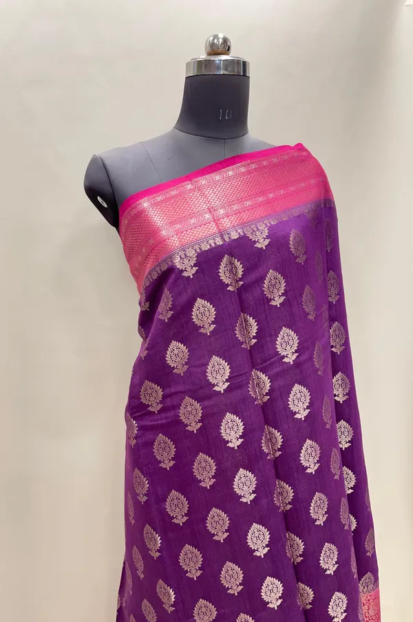 Humairah_Pure_Handloom_Purple_Munga_Silk_Floral_Copper_Zari_Booti_with_Contrast_Magenta_Floral_Jaal_Pallu_Skirt_Zari_Border_with_Magenta_Blouse