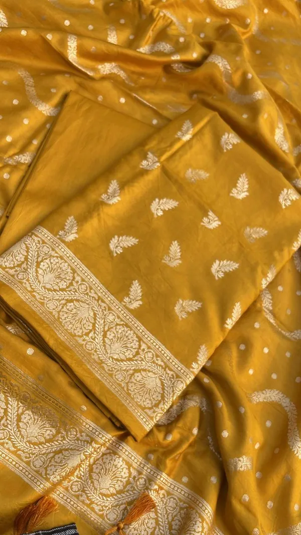 Mustard_Gold_Soft_Viscose_Silk_Vasket_Zari_Booti_with_Leheriya_Dupatta_1050BFS_SV1