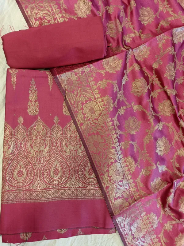 Magenta_Tapeta_Silk_Floral_Dual_Zari_Booti_with_Zari_Jaal_Dupatta_Banarasi_Suit__625AJ_TPT78