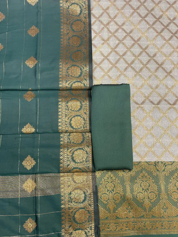 Off_White_Cotton_Silk_Danarasi_3_pcs_Suit_Set__with_Contrast_Dark_Green_Dupatta_650ASD_CS11