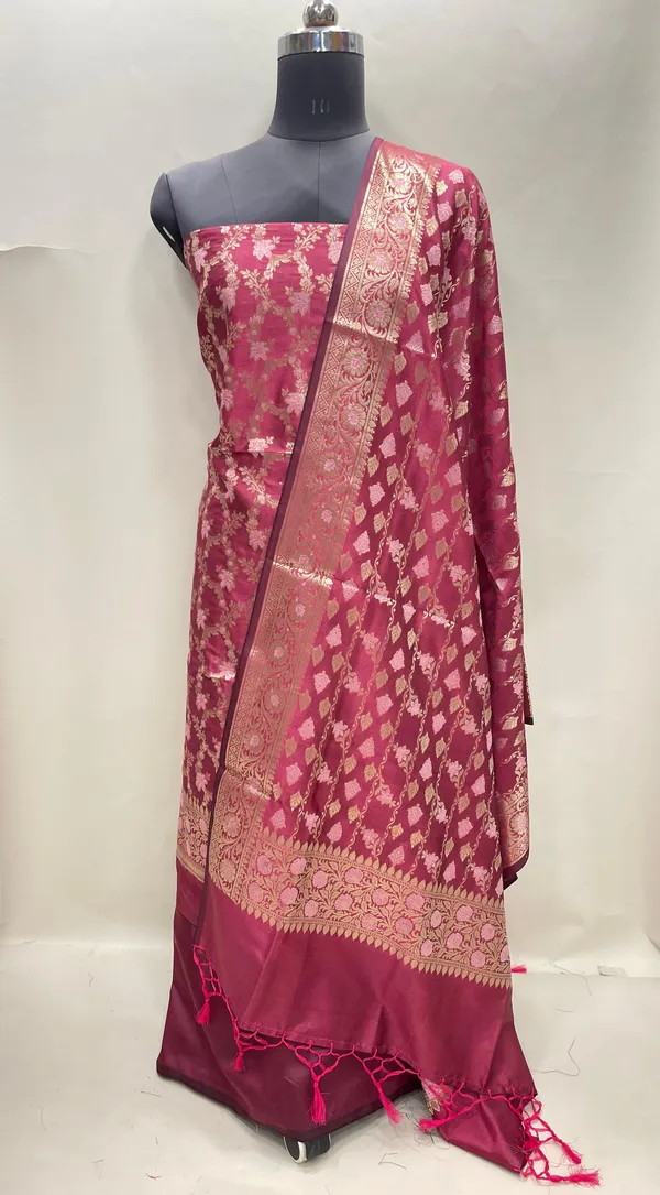 Humairah_Presents_Magenta_Floral_Minakari_Zari_Jaal_3_pcs_Suit_Set_with_Plain_Bottom_and_Lehariya_Stripe_Minakari_Booti_Magenta_Dupatta_ASD_131