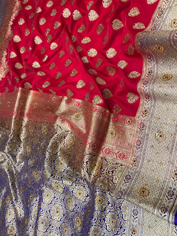 Humairah_Presents_Red_Satin_Silk_Floral_Zari_Booti_Low_Stone_Work_Skirt_Pan_Boota_Zari_Border_with_Contrast_Blue_Pallu_and_Blue_Blouse