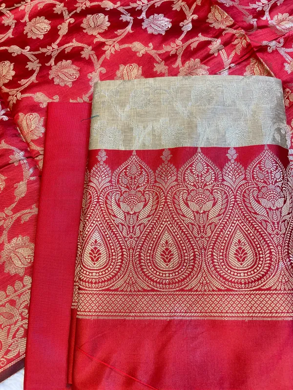 Beige_Art_Silk_Floral_Zari_Jaal_Contrast_Banarasi_Suit_with_Red_Dupatta_625AJ_TPT61