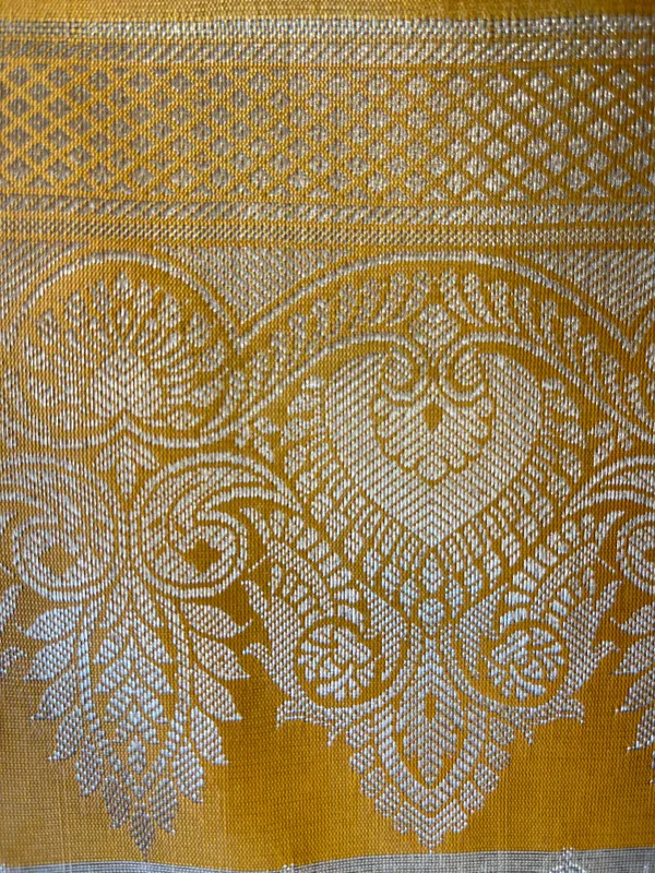 Beige_Art_Silk_Floral_Zari_Booti_Contrast_Banarasi_Suit_with_Mustard_Dupatta_625AJ_TPT52