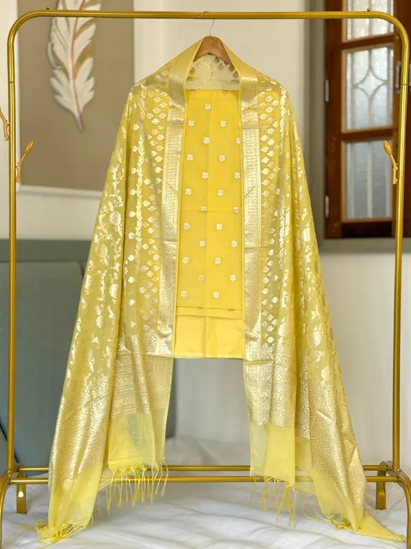 Gold_Mal_Chanderi_Lorex_Zari_Booti_Banarasi_Suit_With_Chanderi_Weave_Dupatta_150PNJ_MCL3