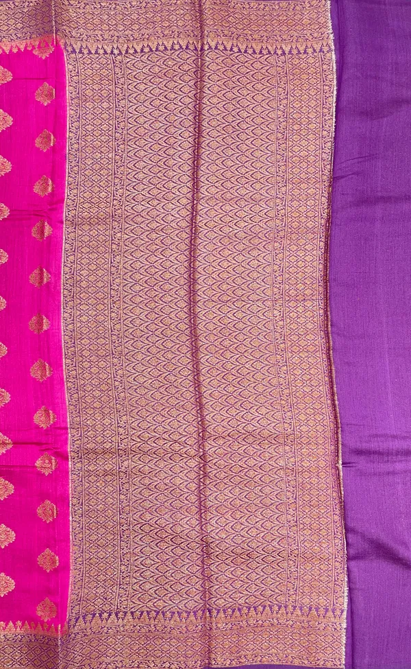 Humairah_Pure_Handloom_Magenta_Munga_Silk_Floral_Copper_Zari_Booti_with_Contrast_Purple_Banarasi_Floral_Pallu_Zari_Border_and_Purple_Blouse