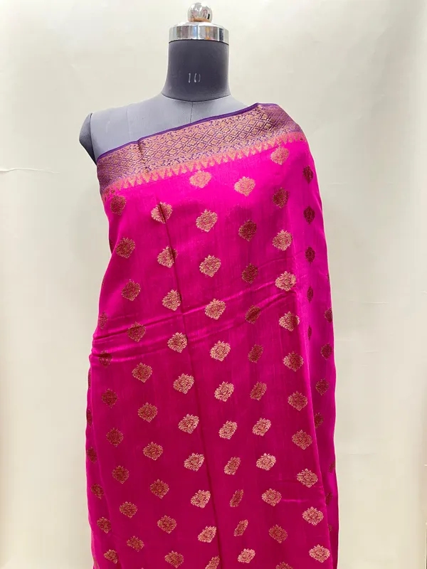 Humairah_Pure_Handloom_Magenta_Munga_Silk_Floral_Copper_Zari_Booti_with_Contrast_Purple_Banarasi_Floral_Pallu_Zari_Border_and_Purple_Blouse
