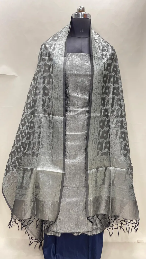 Humairah_Navy_Blue_Crush_Tissue_Floral_Zari_Booti_3_pcs_Suit_Set_with_Plain_Bottom_and_Floral_Zari_Checkered_Booti_Navy_Blue_Dupatta