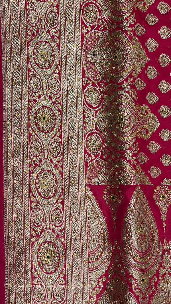 Humairah_Presents_Magenta_Satin_Silk_Floral_Zari_Booti_Low_Stone_Work_Skirt_Zari_Border_with_Banarasi_Pallu_and_Magenta_Blouse_JA47_LW