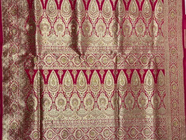 Humairah_Presents_Magenta_Satin_Silk_Floral_Zari_Booti_Low_Stone_Work_Skirt_Zari_Border_with_Banarasi_Pallu_and_Magenta_Blouse_JA47_LW