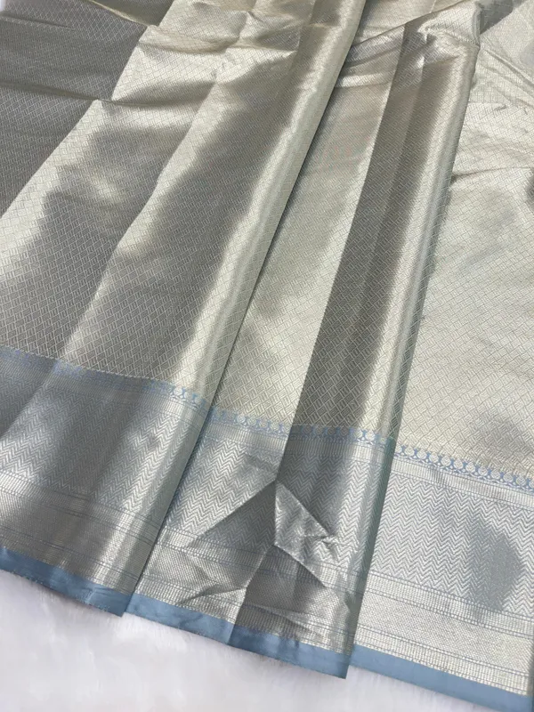 Green_Cotton_Water_Ring_Zari_Booti_Banarasi_Saree_JVC_4