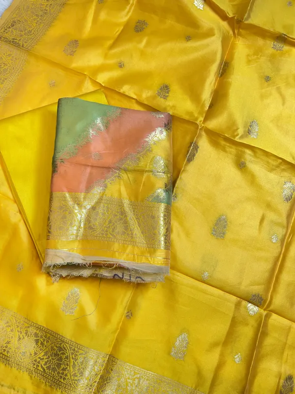 Rangkaat_Art_Silk_Banarasi_3_pcs_Suit_Set__with_Contrast_Yellow_Dupatta_650SKL_RNG7