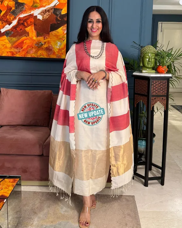 Elegant_White_&_Red_Cotton_Silk_Banarasi_Suit_with_Zari_Stripe_Dupatta_750SKL_CS12