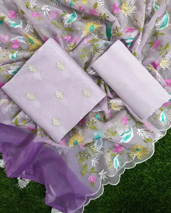 Lavander_Chanderi_Dyable_Floral_Booti_with_Embroidery_Dupatta_Banarasi_Suit_1250SKL_CDE3