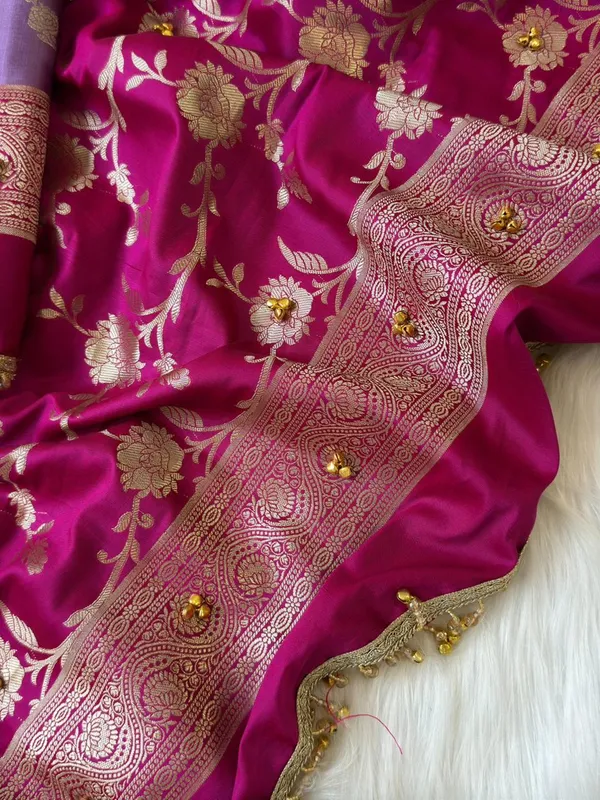 Light_Purple_Silk_Zari_Booti_With_Ghungroo_And_Lace_Work_Banarasi_Suit_220PNJ_SG4