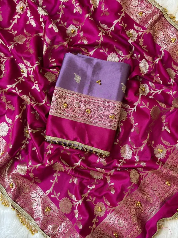 Light_Purple_Silk_Zari_Booti_With_Ghungroo_And_Lace_Work_Banarasi_Suit_220PNJ_SG4