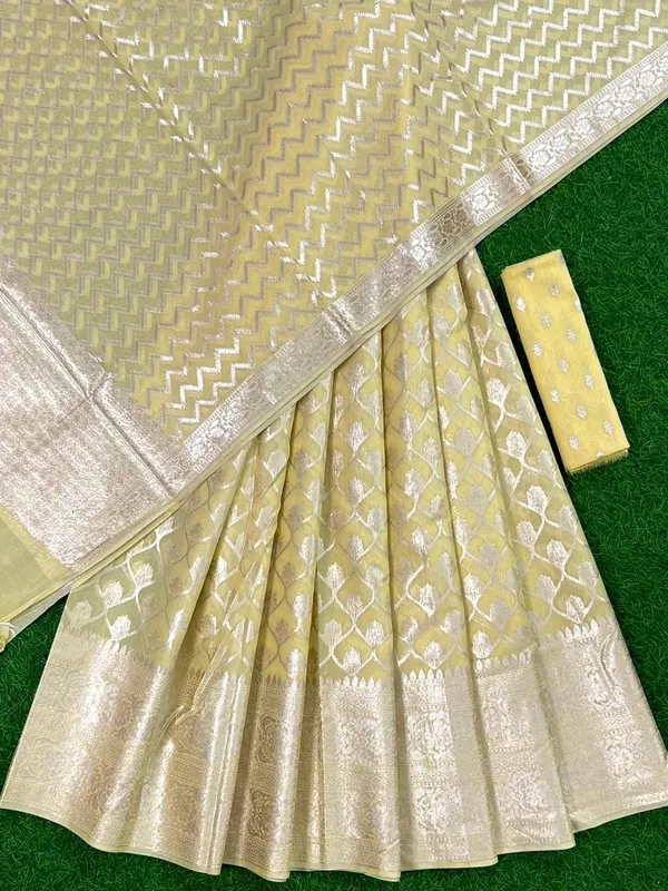 Light_Yellow_Banarasi_Chanderi_Lehenga_With_Skirt_Border_And_Zari_Jaal_Dupatta_250PNJ_LNG35