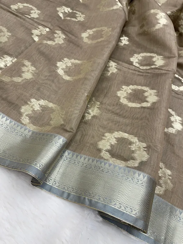 Light_Brown_Cotton_Water_Ring_Zari_Booti_Banarasi_Saree_JVC_2