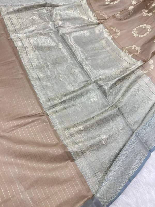 Light_Brown_Cotton_Water_Ring_Zari_Booti_Banarasi_Saree_JVC_2