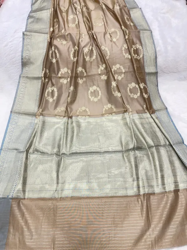 Light_Brown_Cotton_Water_Ring_Zari_Booti_Banarasi_Saree_JVC_2