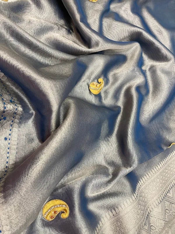 Humairah_Presents_Blue_Lace_Work_Zardozi_Pattern_Patch_work_Saree_with_Jacquard_Blouse