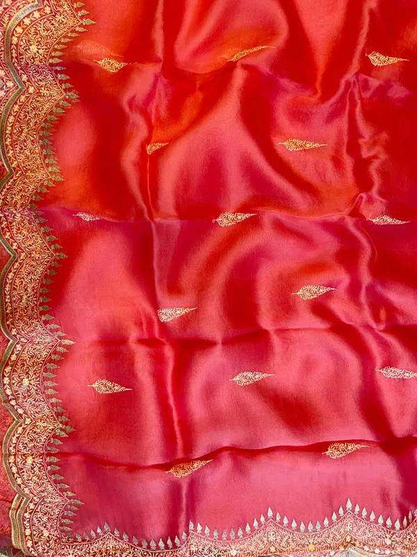 Pure_Handloom_Dark_Pink_Kora_Organza_Floral_Resham_Zari_Booti_Embroidered_Border_Banarasi_Saree_450AJ_ME2