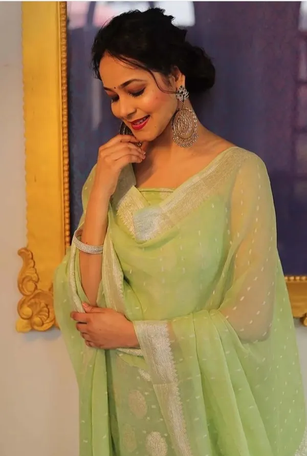 Light_Green_Katan_Georgette_Silver_Zari_Booti_Banarasi_Suit_Set_with_Chunri_Booti_1200SKL_KG12