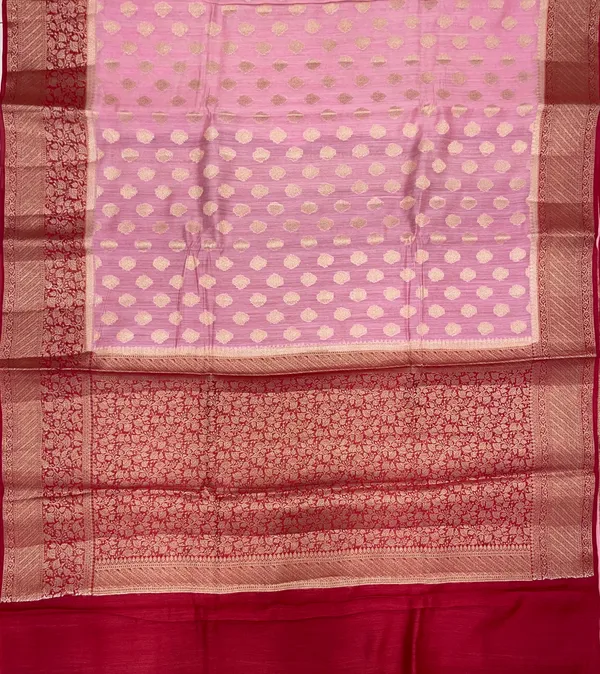 Humairah_Pure_Handloom_Baby_Pink_Munga_Silk_Floral_Gold_Zari_Booti_with_Contrast_Pink_Floral_Jaal_Pallu_Skirt_Dual_Shade_Zari_Border_with_Pink_Blouse