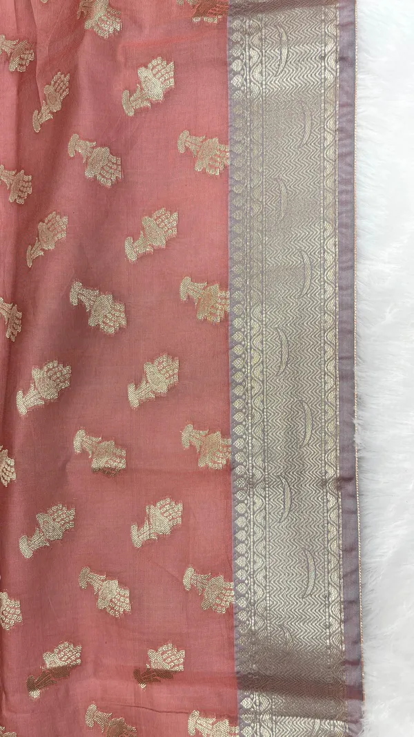 Rust_Red_Cotton_Floral_Water_Zari_Booti_Banarasi_Saree_JVC_10