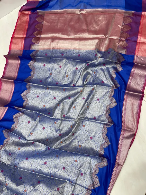 Humairah_Presents_Royal_Blue_Art_Silk_Silver_Zari_Geometrical_Mina_Booti_with_Contrast_Magenta_Pallu_Banarasi_Zari_Border_and_Magenta_Blouse