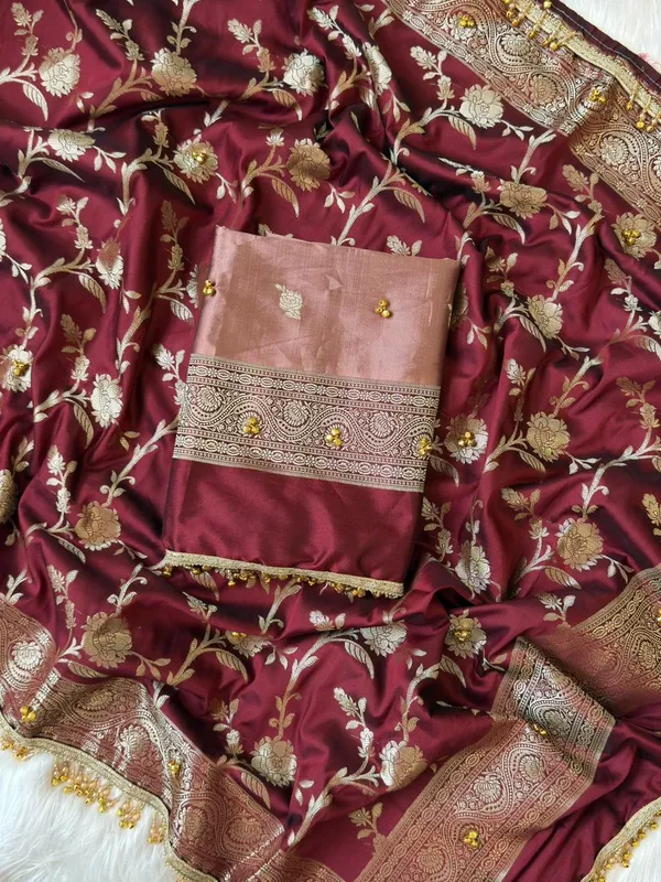 Dusty_Rose_Silk_Zari_Booti_With_Ghungroo_And_Lace_Work_Banarasi_Suit_220PNJ_SG1