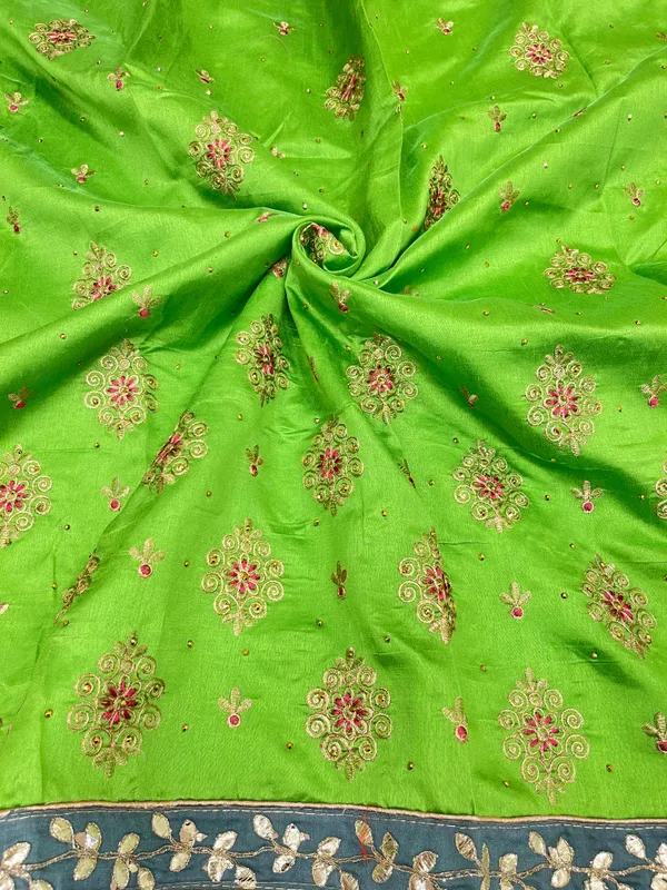 Light_Green_Cotton_Blend_Zari_Embroidery_Banarasi_Saree_600KS_17