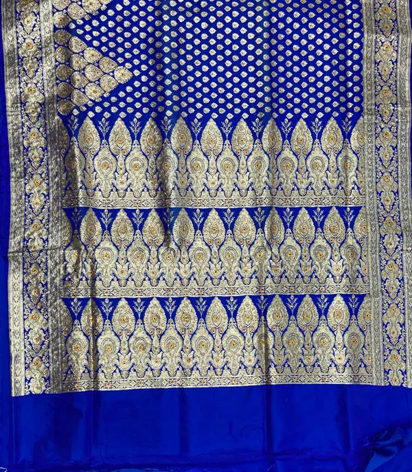 Humairah_Presents_Blue_Satin_Silk_Floral_Zari_Booti_Low_Stone_Work_Skirt_Zari_Border_with_Banarasi_Pallu_and_Blue_Blouse