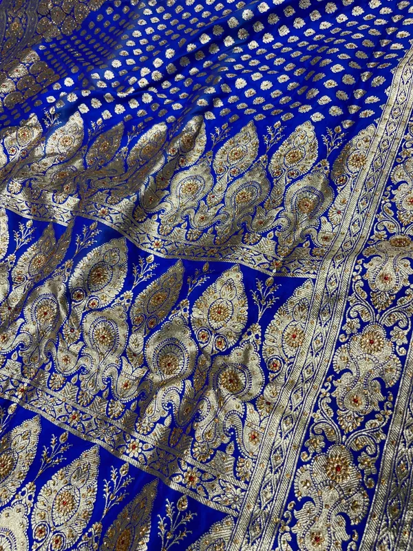 Humairah_Presents_Blue_Satin_Silk_Floral_Zari_Booti_Low_Stone_Work_Skirt_Zari_Border_with_Banarasi_Pallu_and_Blue_Blouse
