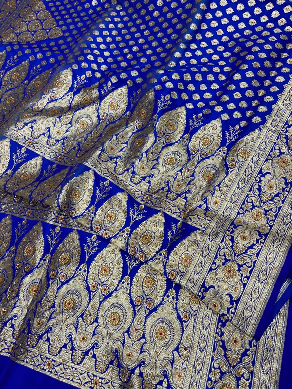 Humairah_Presents_Blue_Satin_Silk_Floral_Zari_Booti_Low_Stone_Work_Skirt_Zari_Border_with_Banarasi_Pallu_and_Blue_Blouse