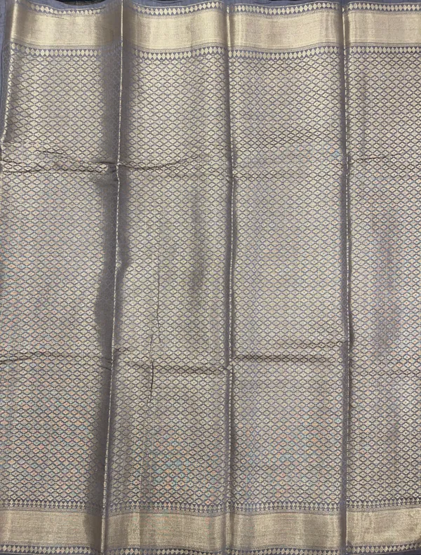 Humairah_Pure_Handloom_Black_Munga_Silk_Floral_Copper_Zari_Jaal_with_Contrast_Grey_Polka_Dot_Pallu_Skirt_Dual_Shade_Mina_Zari_Border_with_Grey_Blouse