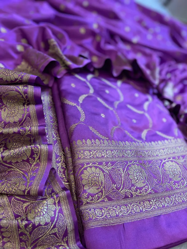 Purple_Premium_Handloom_Floral_Zari_Dyable_Jaal_Banarasi_Suit_30AJ_MSR35