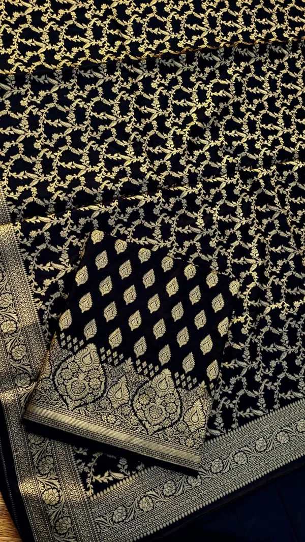Black_Katan_Silk_Floral_Zari_Booti_Banarasi_With_Floral_Jaal_Dupatta_Suit_Set_Skl_Pk2
