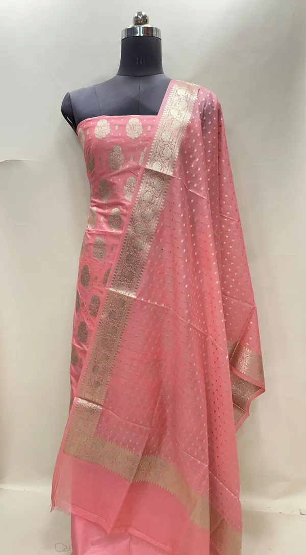 Humairah_Peach_Semi_Georgette_Floral_Silver_Zari_Booti_3_pcs_Suit_set_with_Plain_Bottom_and_Chunri_Zari_Booti_Peach_Dupatta