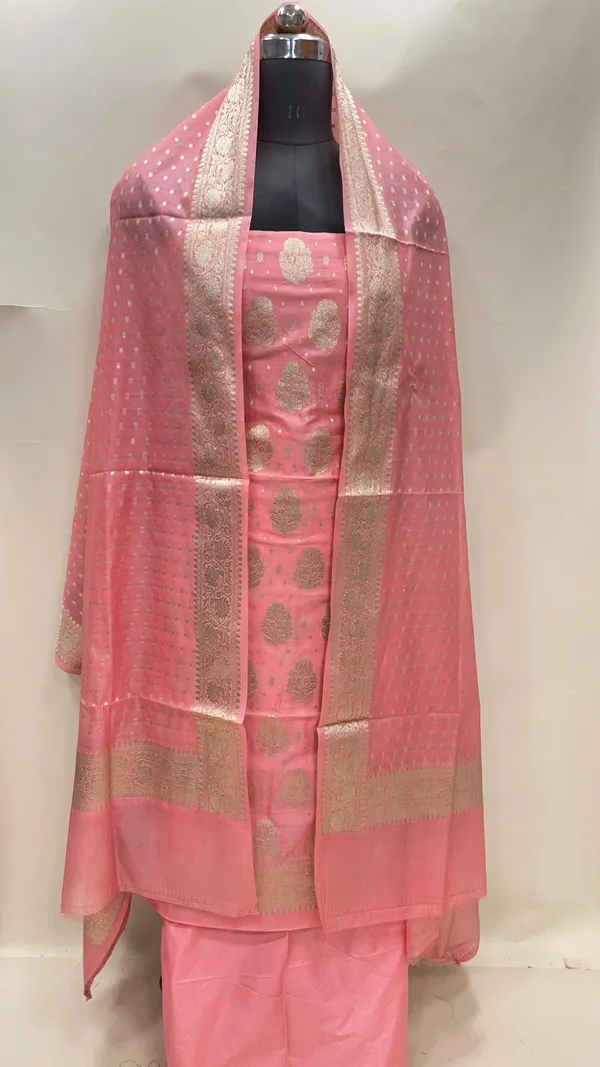Humairah_Peach_Semi_Georgette_Floral_Silver_Zari_Booti_3_pcs_Suit_set_with_Plain_Bottom_and_Chunri_Zari_Booti_Peach_Dupatta