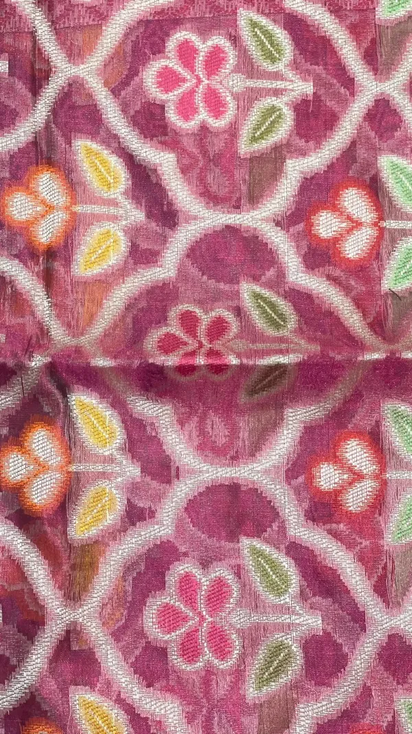 Magenta_Art_Silk_Banarasi_Sarees_For_Women_GEASF_21