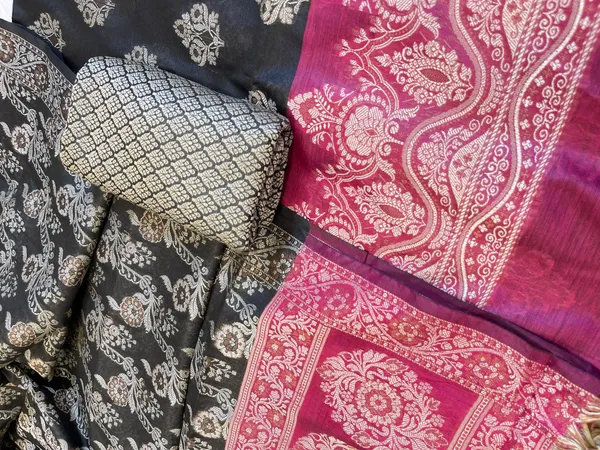 Black_Cotton_Alfi_Resham_Floral_Boota_Contrast_Magenta_Border_Banarasi_Suit_600AJ_PJS10