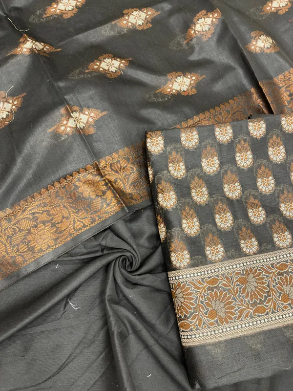 Humairah_Black_Cotton_Floral_Resham_Mina_Booti_3_pcs_Suit_set_with_Plain_Bottom_and_Resham_Zari_Mina_Floral_Boota_Black_Dupatta