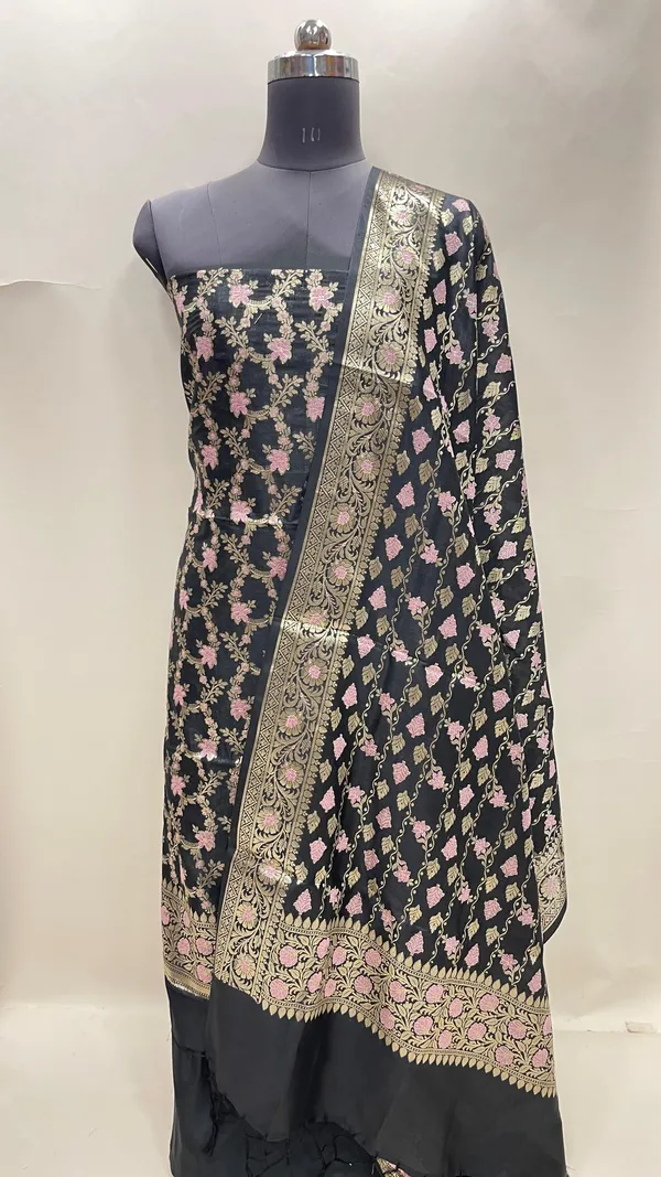 Humairah_Presents_Black_Floral_Minakari_Zari_Jaal_3_pcs_Suit_Set_with_Plain_Bottom_and_Lehariya_Stripe_Minakari_Booti_Black_Dupatta_ASD_135