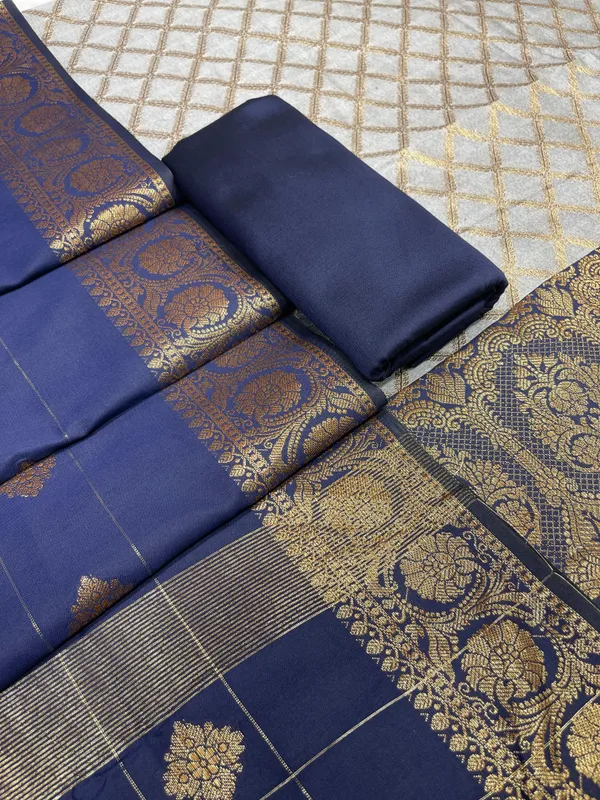 Off_White_Cotton_Silk_Nanarasi_3_pcs_Suit_Set__with_Contrast_Navy_Blue_Dupatta_650ASD_CS10