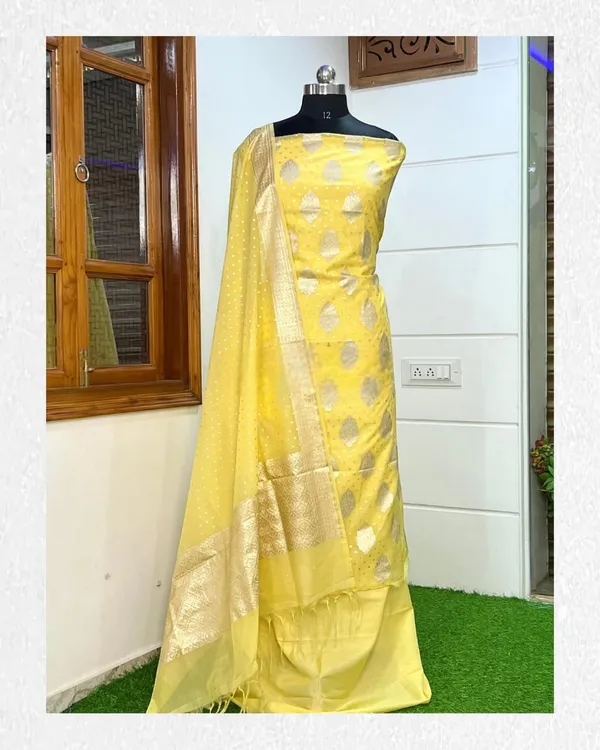 Yellow_Pure_Mercerised_Cotton_Floral_Zari_Boota_with_Lorex_weave_Chunri_Booti_Dupatta_12SKL_PML26