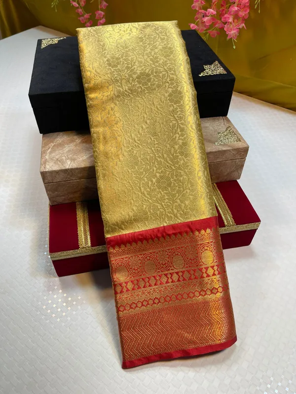Light_Gold_Semi_Kanchi_Silk_Contrast_Red_Border_Banarasi_Saree_MS_SK19